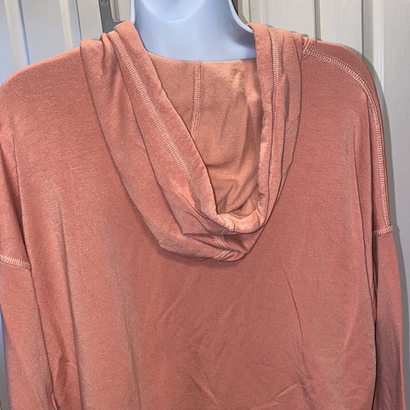 Women's Fifteen Twenty Soft comfy long sleeved hooded pullover , size M - Picture 6 of 11